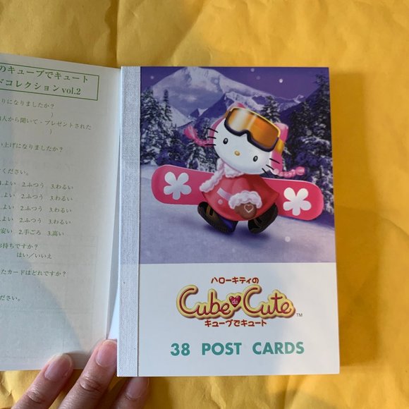 VERY RARE vintage 1998 Hello Kitty Post card book (38) volume 2 - Picture 5 of 10